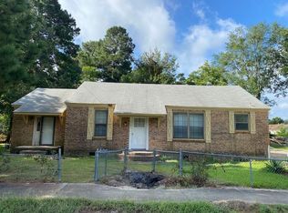 1107 W 7th St, Hope, AR 71801