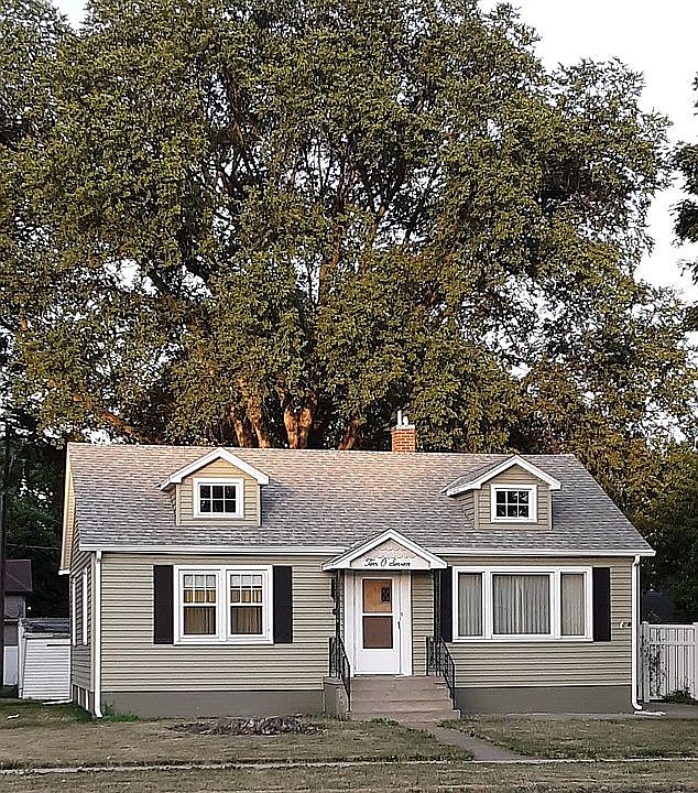 1st image of 1007 S 1st St