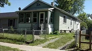 1734 Oak St photo 1