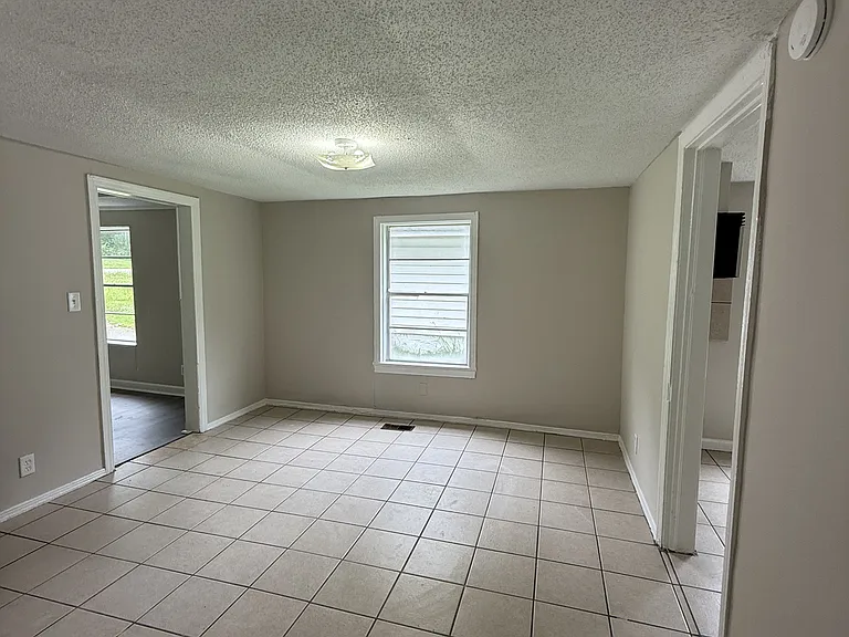 531 W Lake Dr — Photo 6