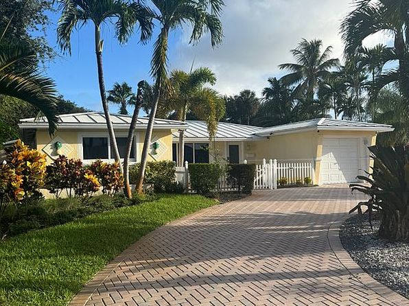 281 SW 18th Ct