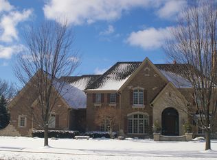 3S408 Saddle Ridge Ct, Warrenville, IL 60555