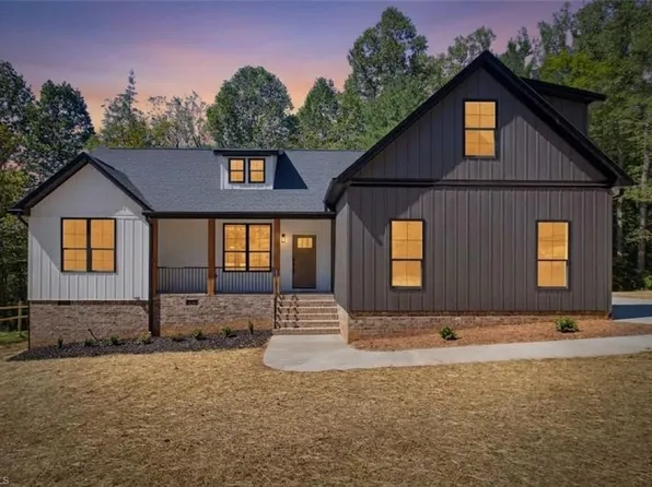 761 Brown Rd, King, NC 27021