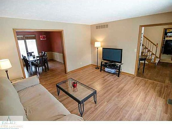 3rd image of 5747 Whisperwood Dr