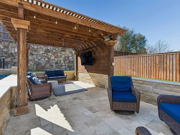 701 Cherrywood Dr — Photo 35