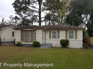 2104 Iowa St, Savannah, GA 31404