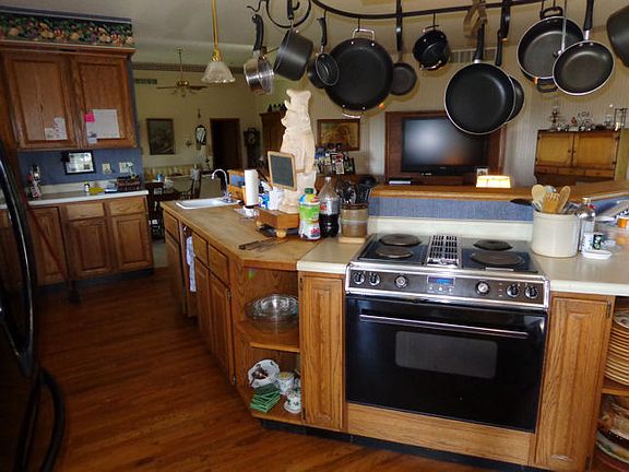 3rd image of 13895 Morgan Ct