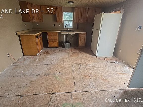 2nd image of 32 Island Lake Dr #32
