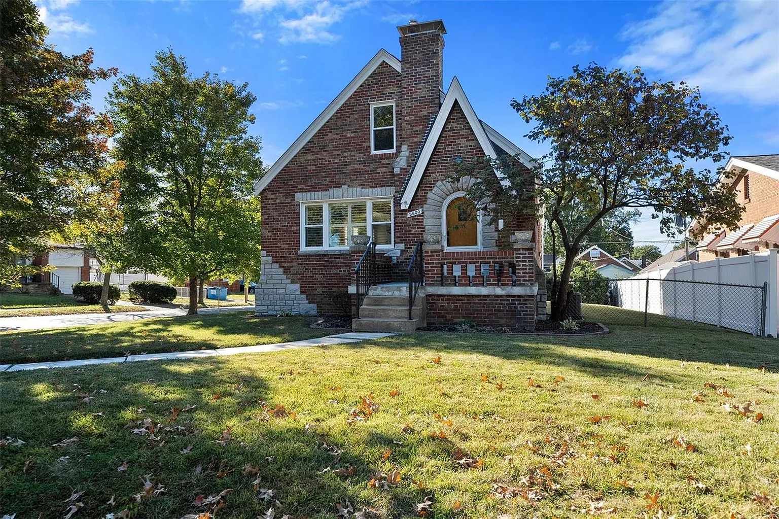 5600 Oleatha Ave photo 1