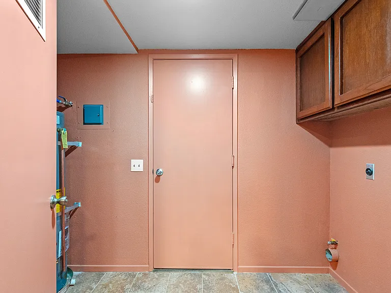 316 Monterey Dr — Photo 15