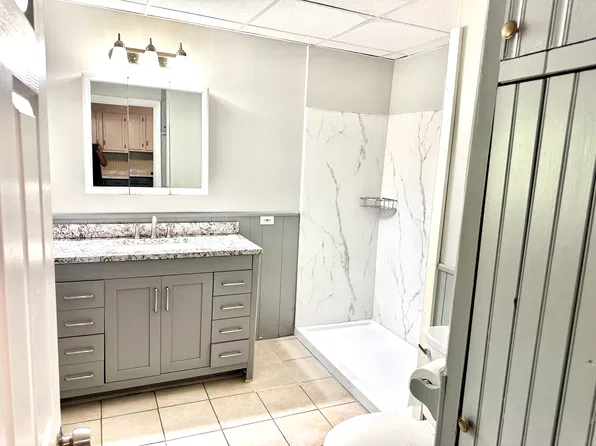 185 College Ave #1, Waterville, ME 04901