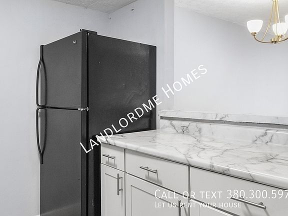 4th image of 2842 Stonehenge Dr #1