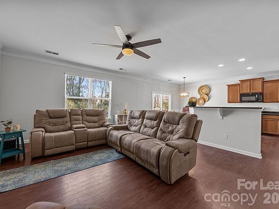 3rd image of 2707 Hunters Moon Ln