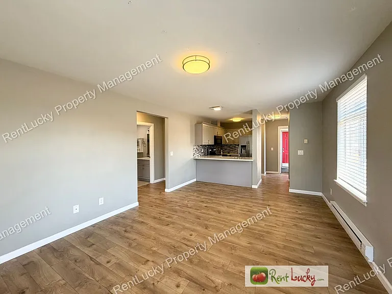 3315 Claremont Ave S — Photo 2
