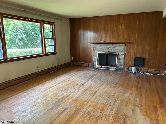 3rd image of 71 Walnut Ave