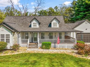 121 Stones Ln, Jacksboro, TN 37757