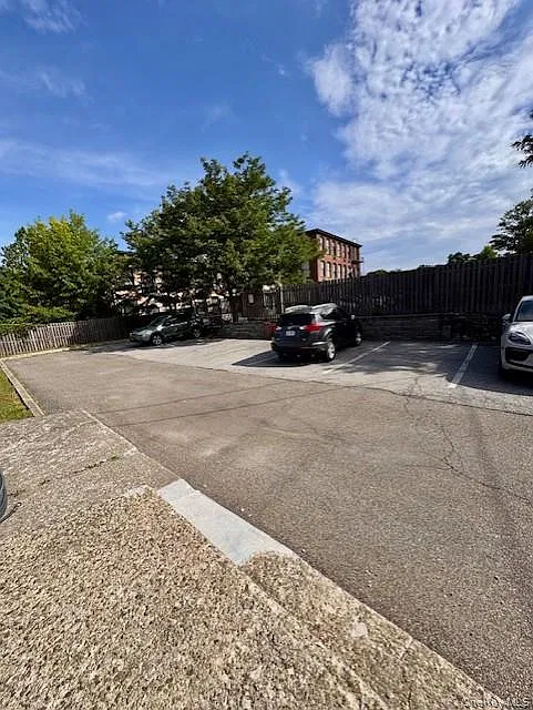 2 bed, 1.0 bath, 650 sqft, $2,250 — Photo 4