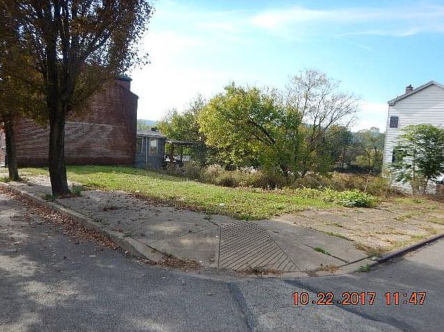 2nd image of 1941 Sedgwick St