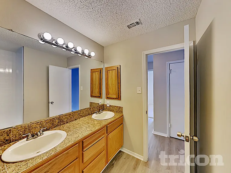 918 Elliott Dr — Photo 12