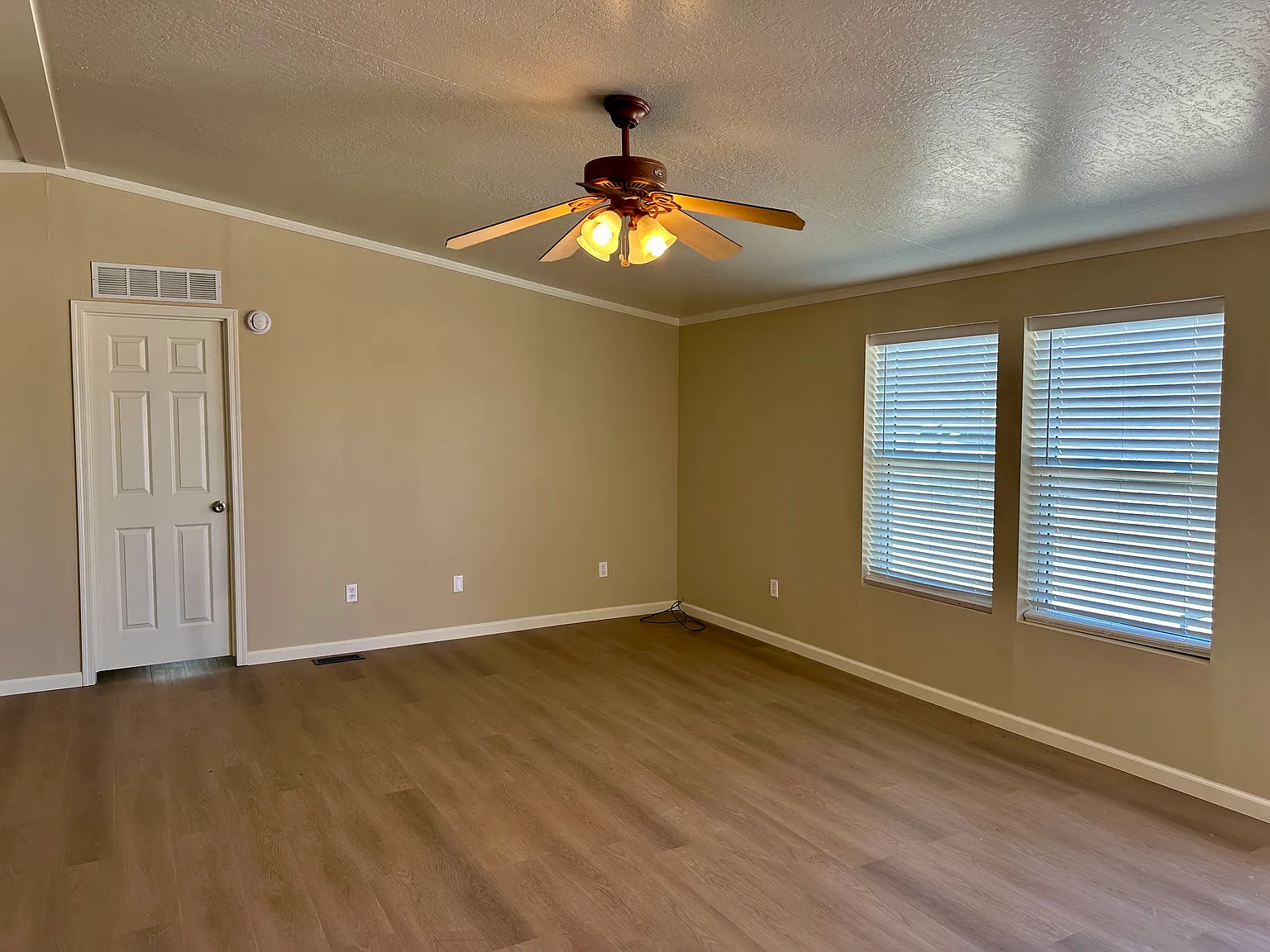 4 bed, 1597 sqft, $2,250 — Photo 3