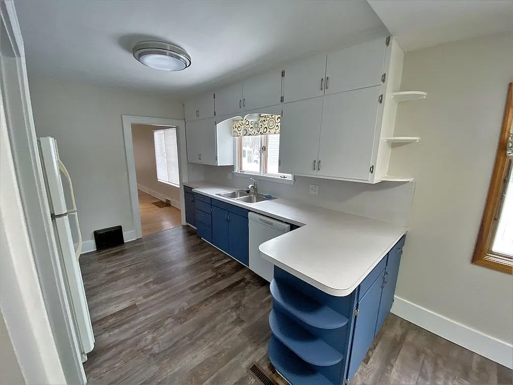 3 bed, 1.5 bath, 1108 sqft, $1,450 — Photo 4