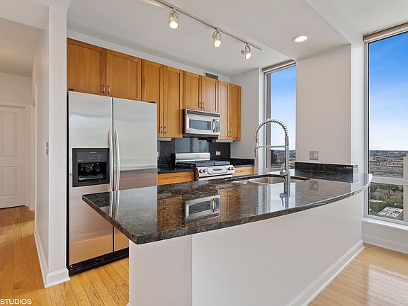 5th image of 1250 S Michigan Ave APT 2207