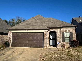 5692 Falling Bark Dr, Memphis, TN 38134