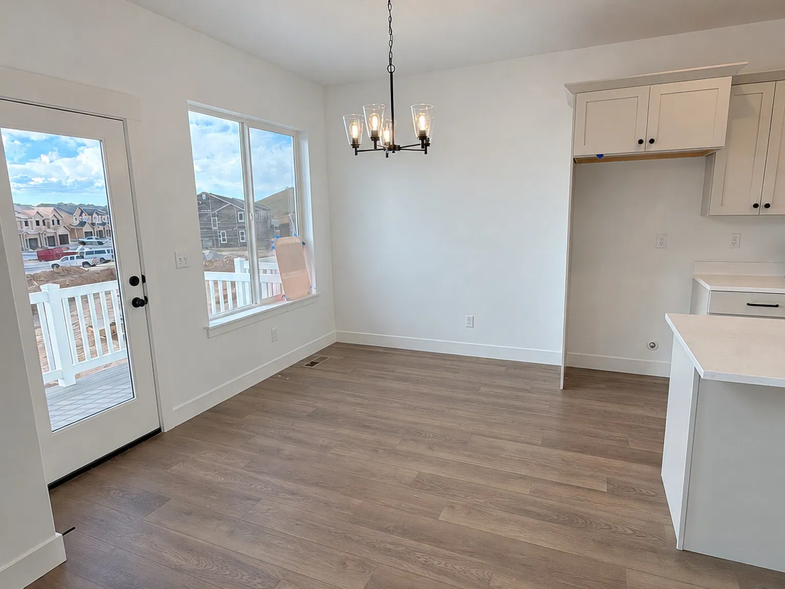 3 bed, 2.5 bath, 1595 sqft, $1,995 — Photo 4