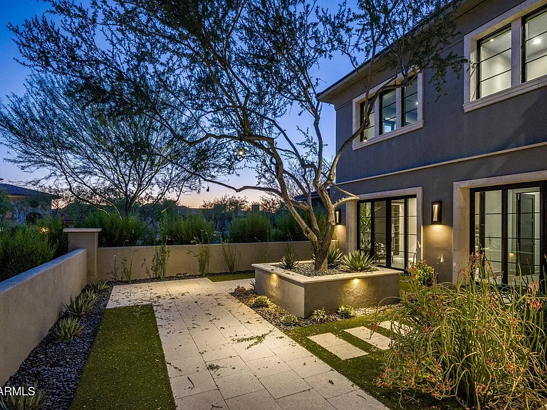 10110 E Siesta Ln — Photo 5