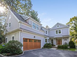 215 Riverside Ave, Riverside, CT 06878