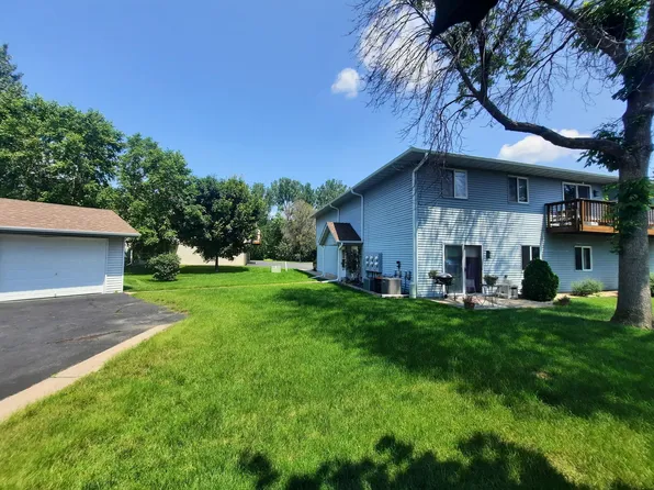 3325 Greenbrier St #D-302, Vadnais Heights, MN 55127