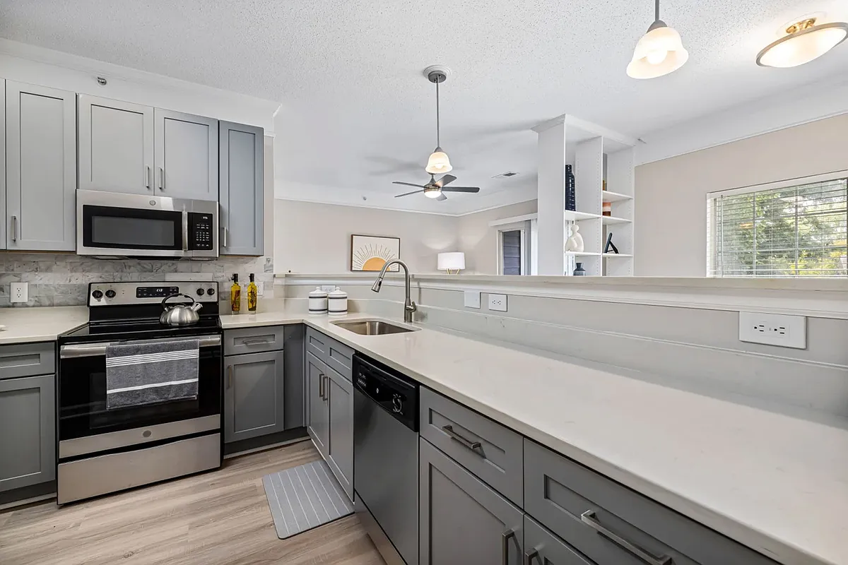 Newly Renovated 1,2, and 3 Bedroom Apartment Homes in Raleigh, NC - Mariners Crossing