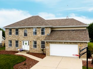 15492 Lakeview Dr, Manhattan, IL 60442