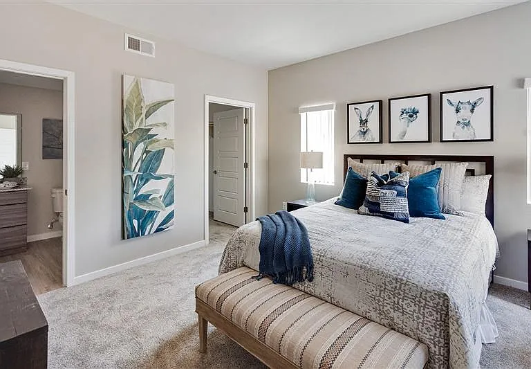 Avari Modern Apartments — Photo 16