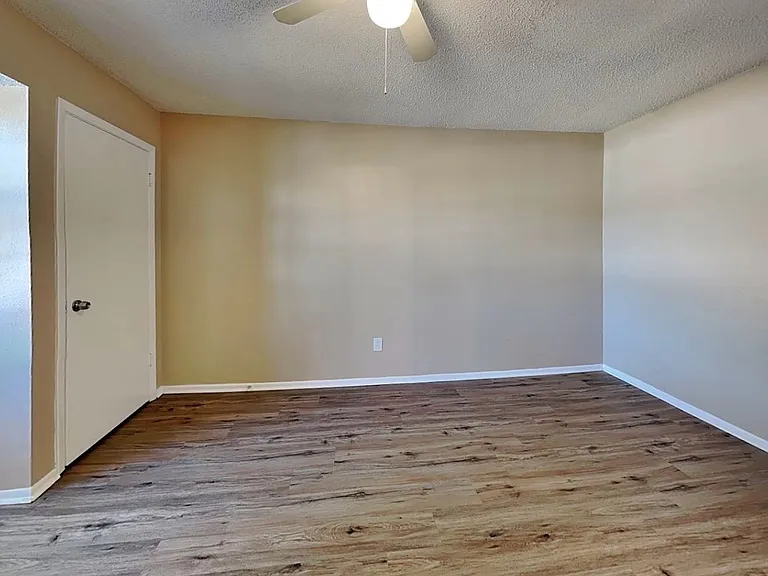 7505 N Saint Peter Ave — Photo 4