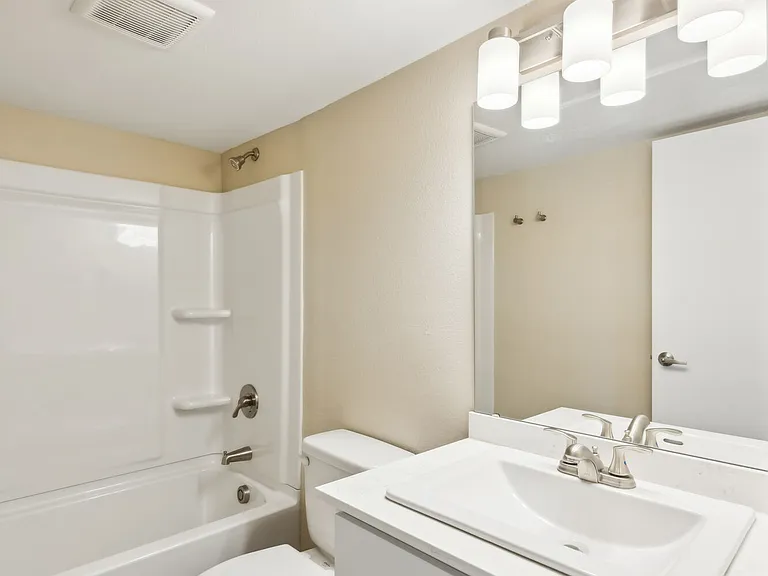 Cypress Pointe — Photo 57