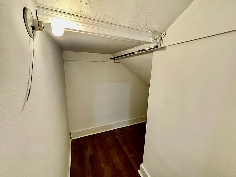 425 Walnut Street (Full Service) — Photo 8