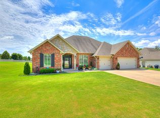 2713 Old Towne Trl, Shawnee, OK 74804