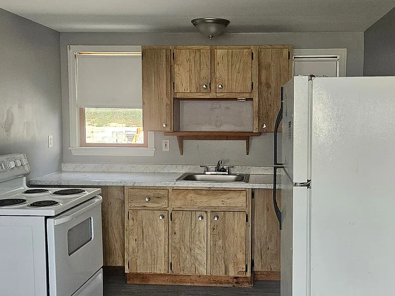 33 Spring St #4 — Photo 2