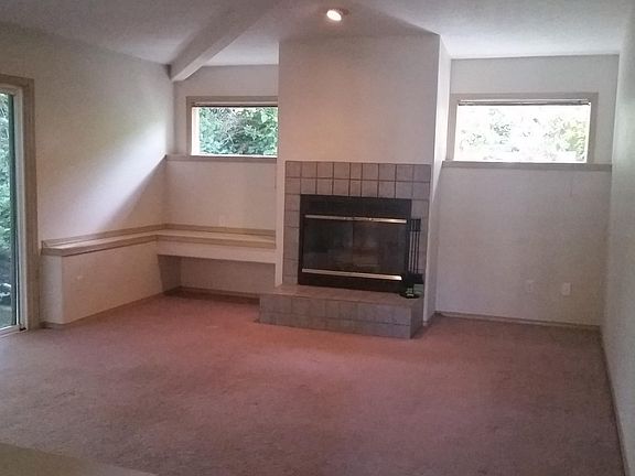3rd image of 4795 Crab Ave W