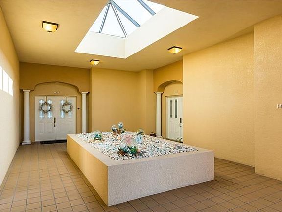 3rd image of 600 Edgewater Dr Unit 602