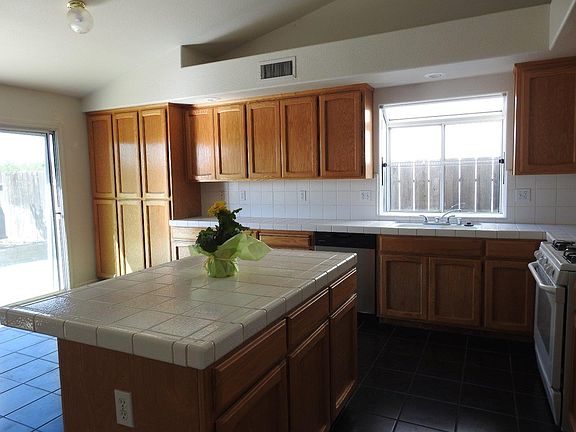4th image of 1857 Loma Linda Cir