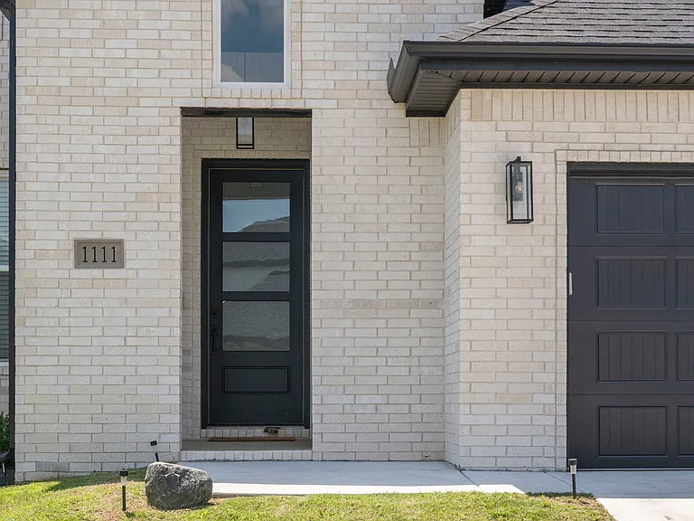1111 Mammoth St — Photo 18