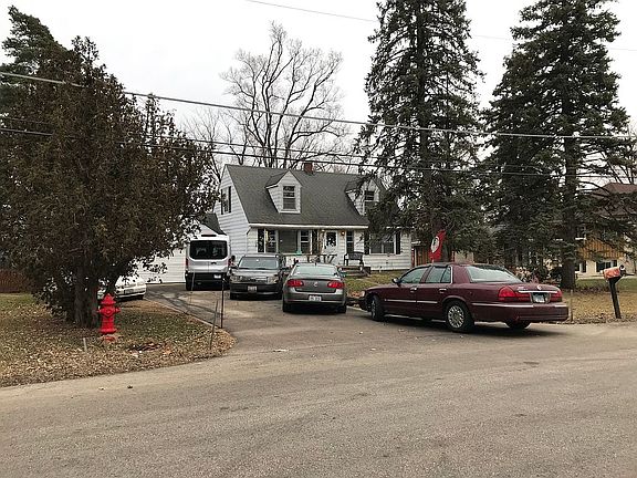 2nd image of 6721 Crest Rd