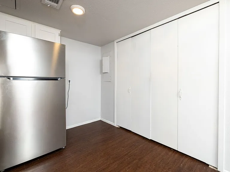 2438 N Graham Dr — Photo 15