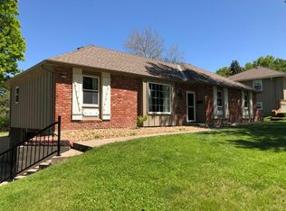 6901 Reeder St, Shawnee, KS 66203