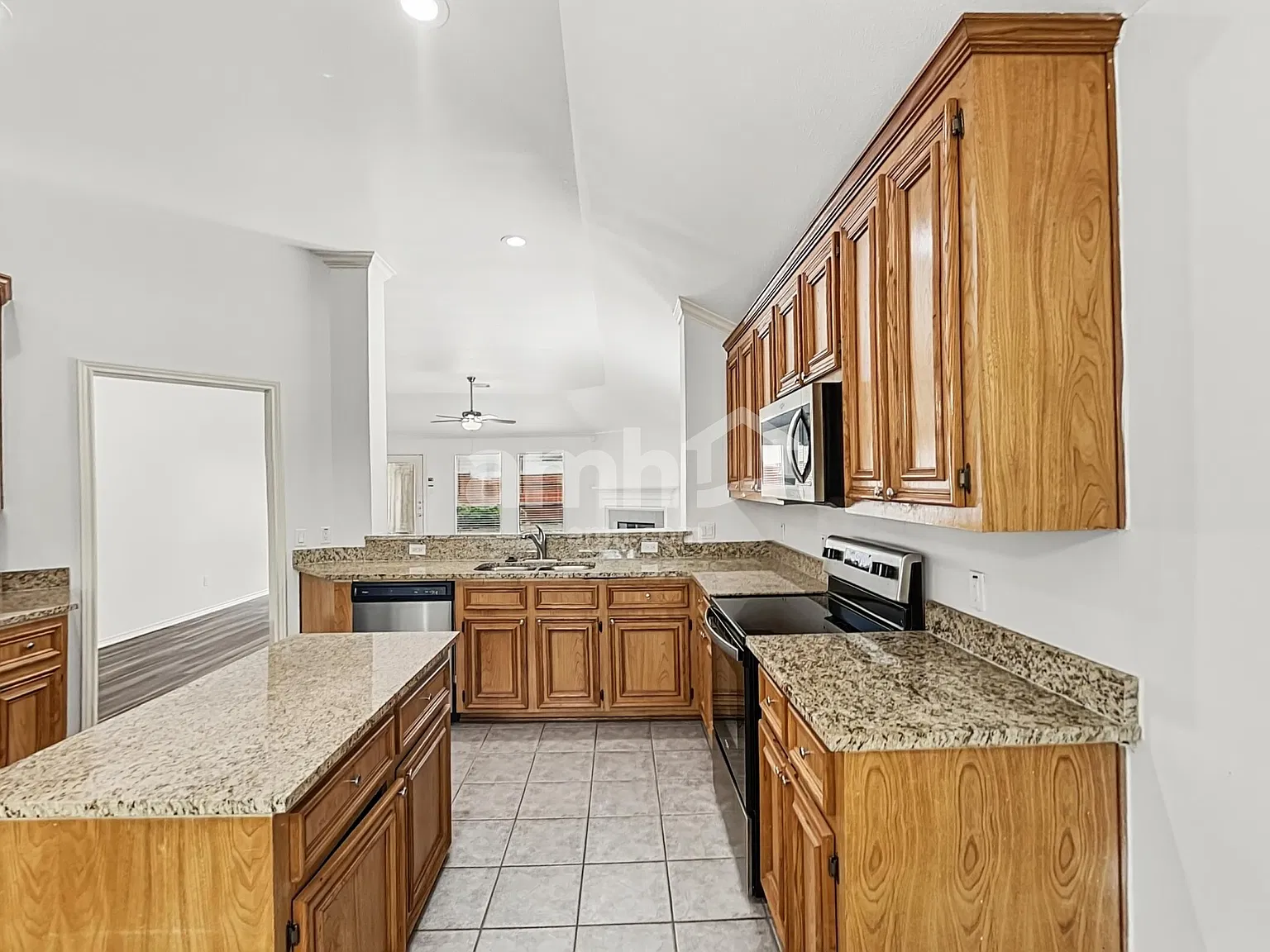 3 bed, 2.0 bath, 1765 sqft, $2,325 — Photo 3