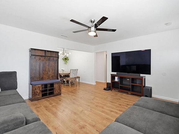 4th image of 5082 Reynolds St