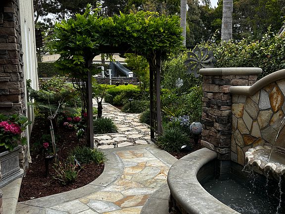 Courtyard & Garden Side yard