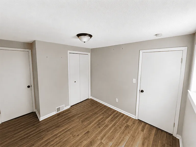 4918 Pleasant Grove Rd — Photo 12